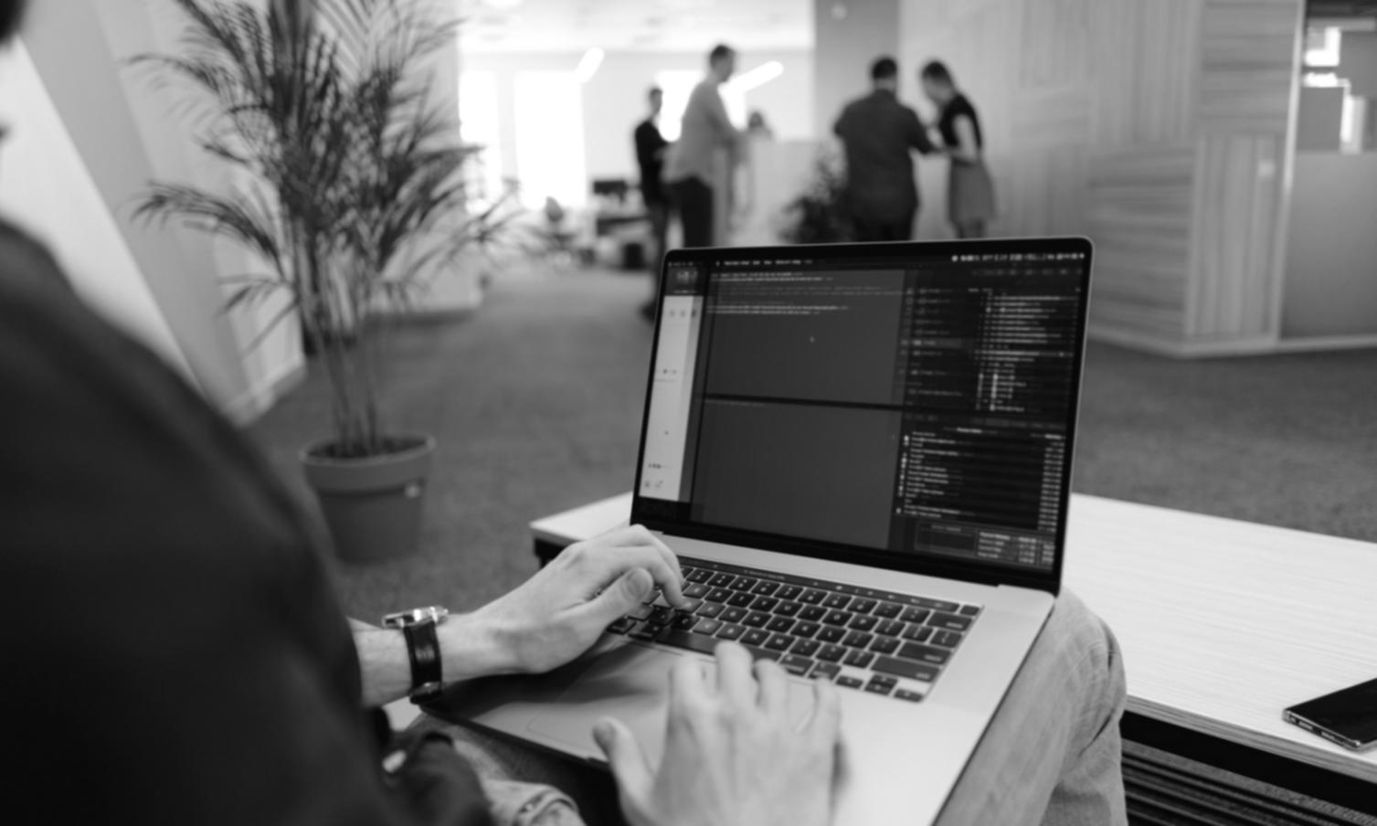 AppGamerTR ofis ortamı ve test ekibi çalışma alanı